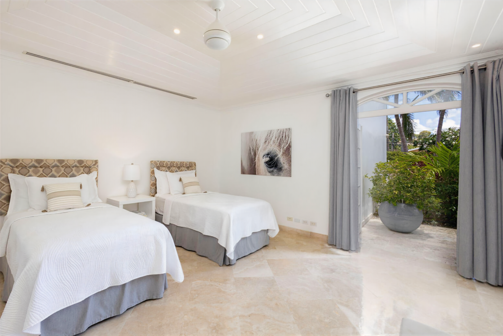 Image of Beachfront Apartment - 3 Bedrooms - 3 Bathrooms for Rental in St. James-Barbados, Image 16